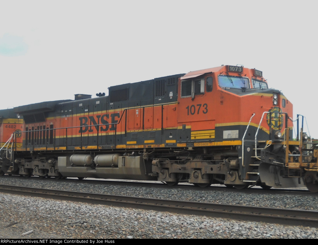 BNSF 1073